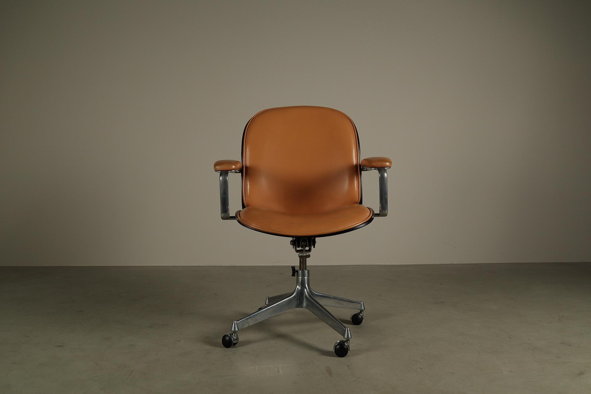Executive office chair by MIM Roma