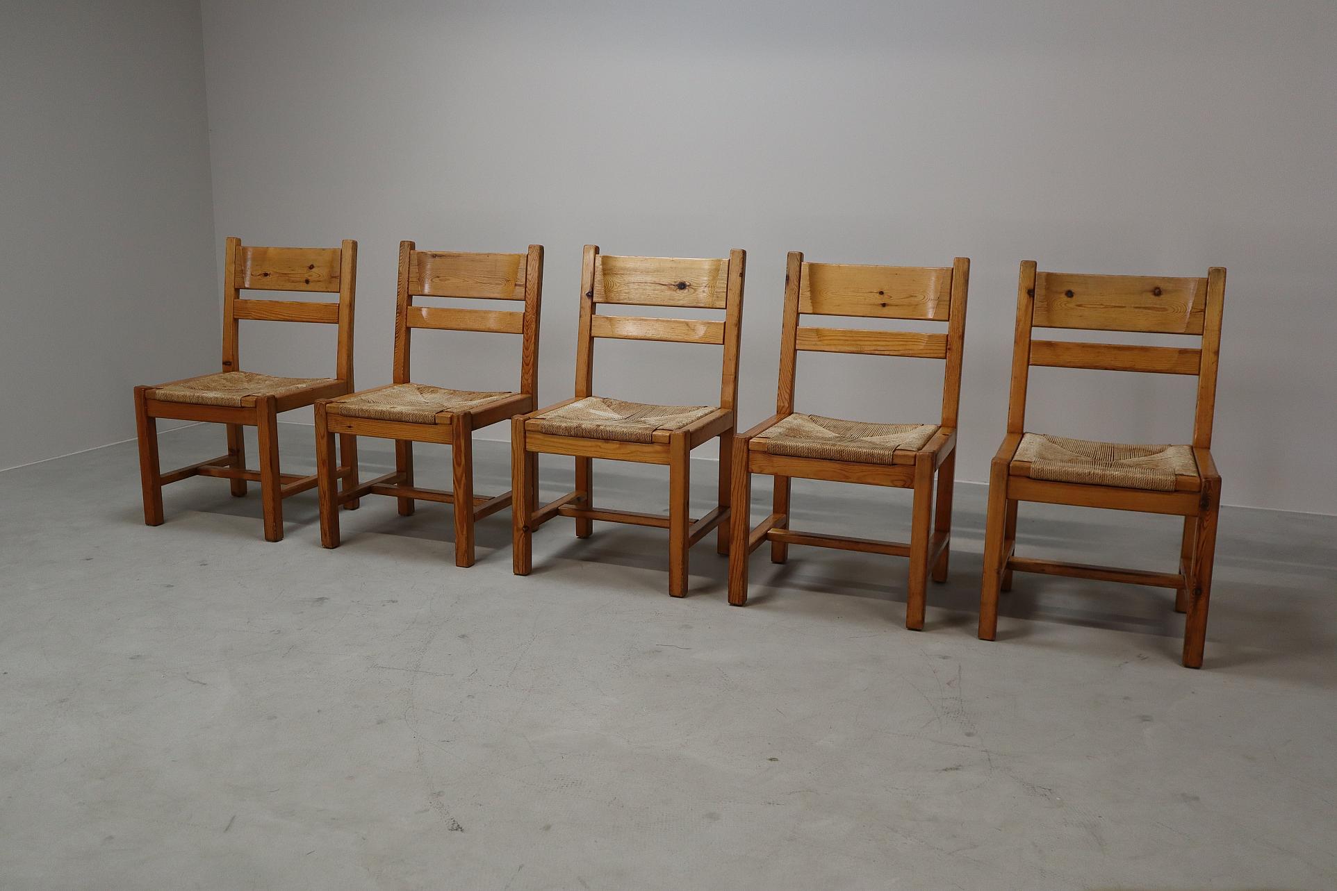 Set of 5 vintage chairs by Tage Poulsen