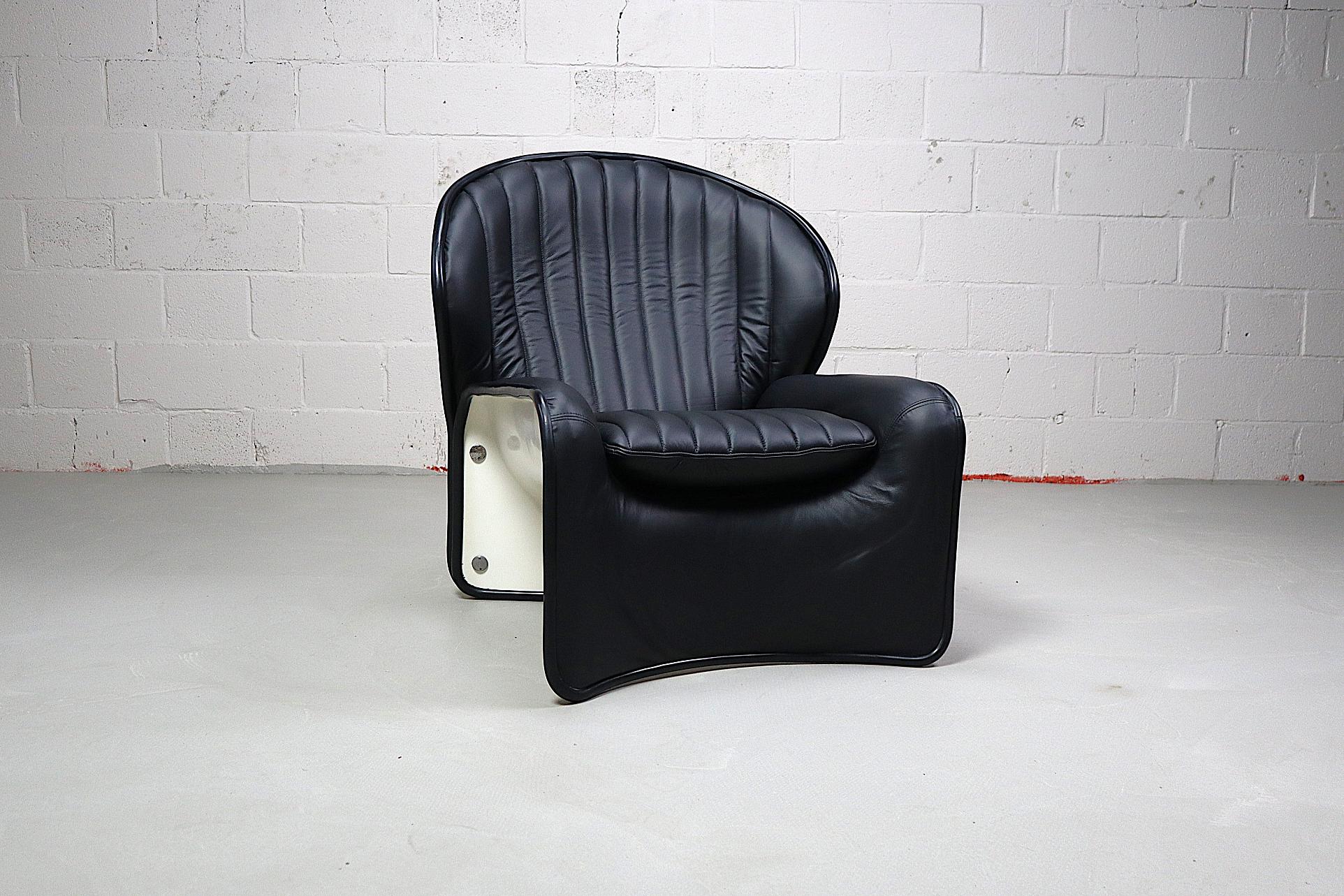 Lotus lounge chair by André Vandenbeuck 
